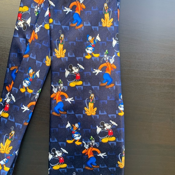 Mickey Unlimited Disney Mickey Mouse Goofy Donald Duck Pluto Blue Men’s Tie - Picture 2 of 3